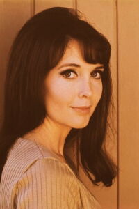 Anjanette Comer