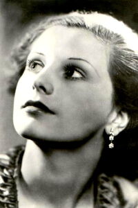 Belle Chrystall