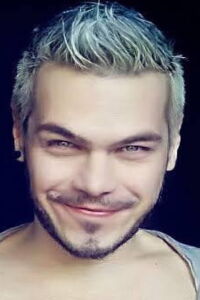 Henrique Mello