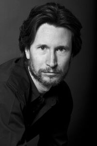 Jonathan Aris