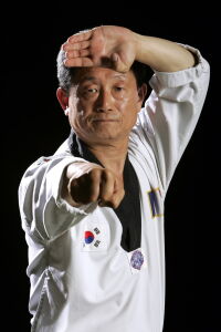 Kwan-Young Lee