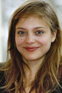 Lizzie Brocheré
