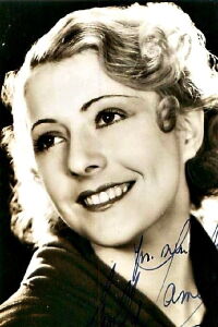 Molly Lamont