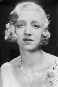 Nina Olivette