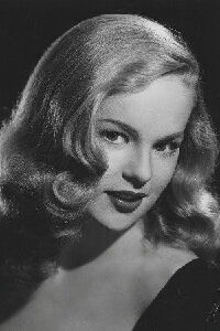 Peggy Cummins