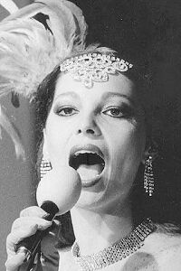 Regina Chaves