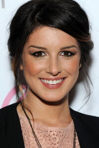Shenae Grimes-Beech