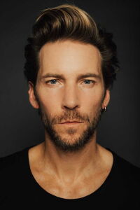 Troy Baker