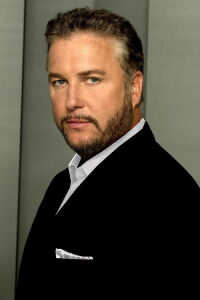 William L. Petersen