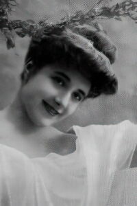 Yvonne maëlec