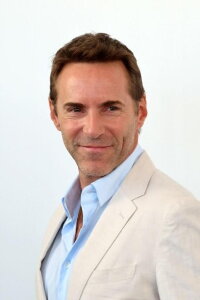 Alessandro Nivola