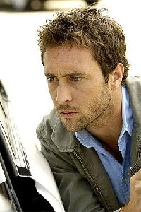 Alex O'Loughlin