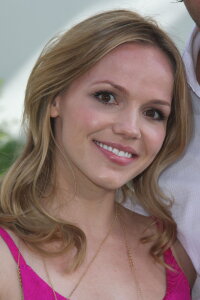 Alexa Havins