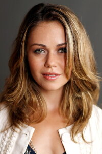 Alexis Dziena