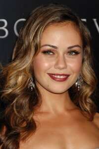 Alexis Dziena