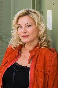 Amanda Redman