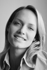 Amber Valletta