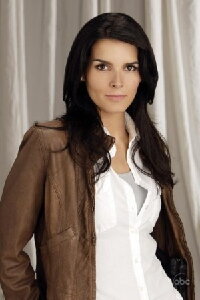 Angie Harmon