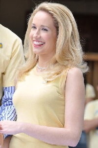 Anna Camp