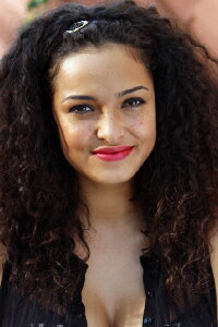 Anna Shaffer