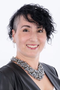 Annie Deschamps