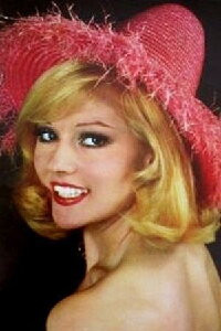 Anny Nelsen