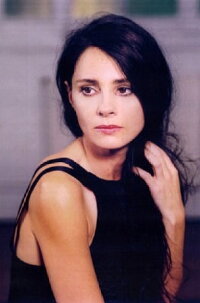 Anouk Grinberg