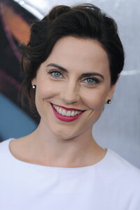 Antje Traue