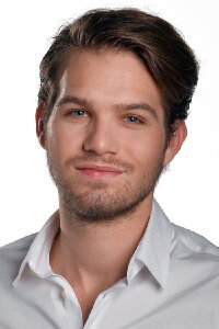Áron Darvasi
