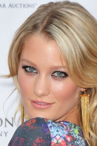 Ashley Hinshaw