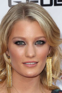 Ashley Hinshaw
