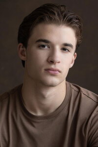 Avery Esteves