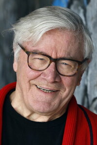 Barrie Stevens