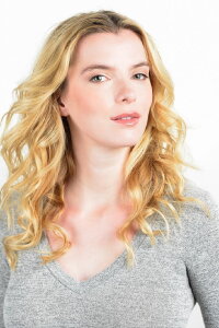Betty Gilpin