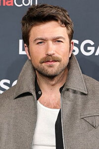 Brandon Sklenar