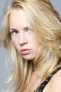 Britt Robertson