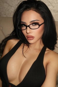 Caira Lee
