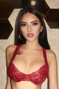 Caira Lee