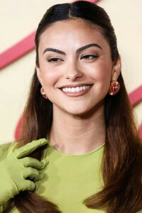 Camila Mendes