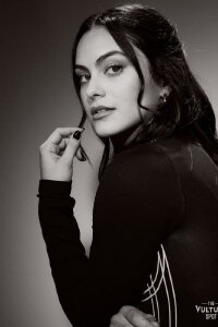 Camila Mendes