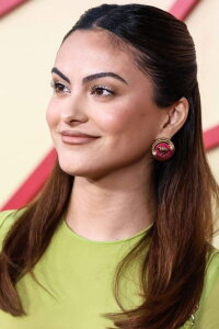 Camila Mendes