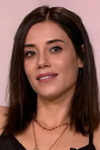 Cansu Dere