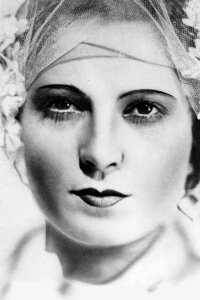 Carola Neher
