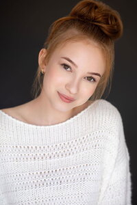 Caroline Elle Abrams