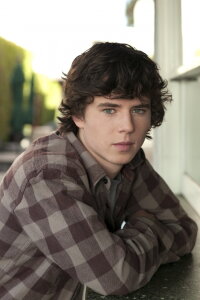 Charlie McDermott