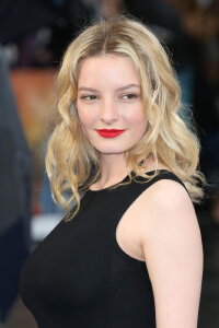 Dakota Blue Richards