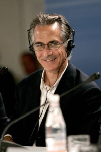 David Strathairn