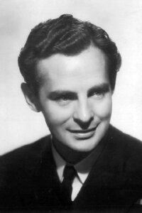 Derek Bond