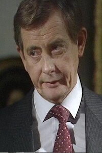 Derek Fowlds
