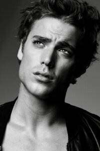 Dustin Milligan